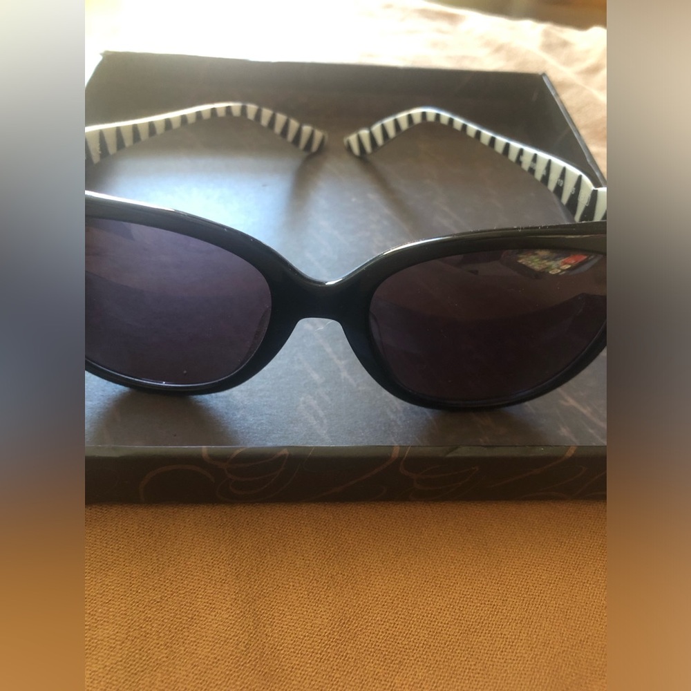Moschino women sunglasses